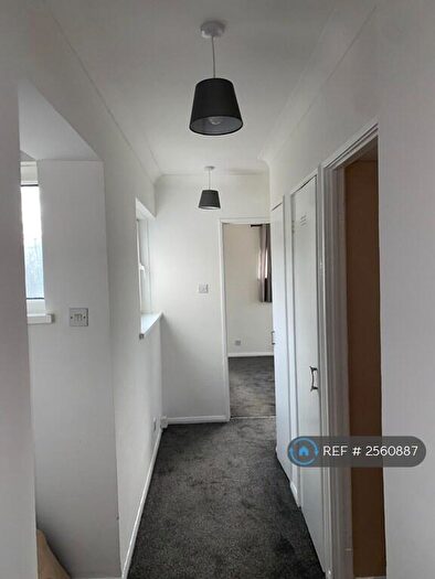 1 Bedroom Flat To Rent In Beechwood Drive, Woodford Green, IG8