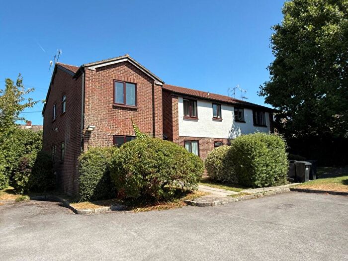 1 Bedroom Apartment For Sale In Silvercourt, Fosse Way, Nailsea, BS48