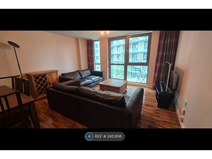 2 Bedroom Flat To Rent In Centenary Plaza, Birmingham, B1