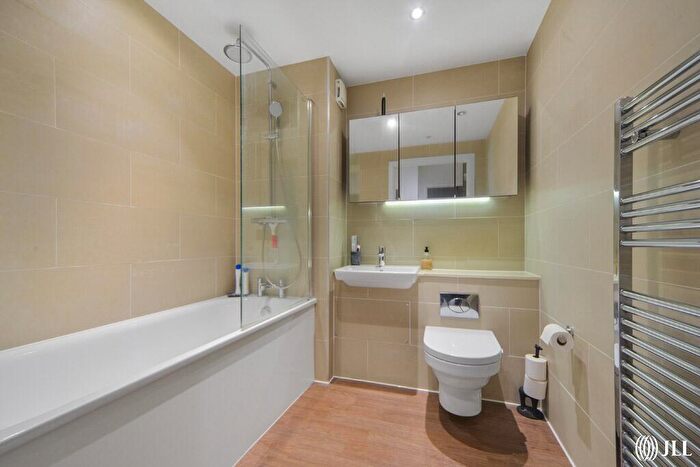 1 Bedroom Flat For Sale In Atelier Point, Jupp Road West, London, E15