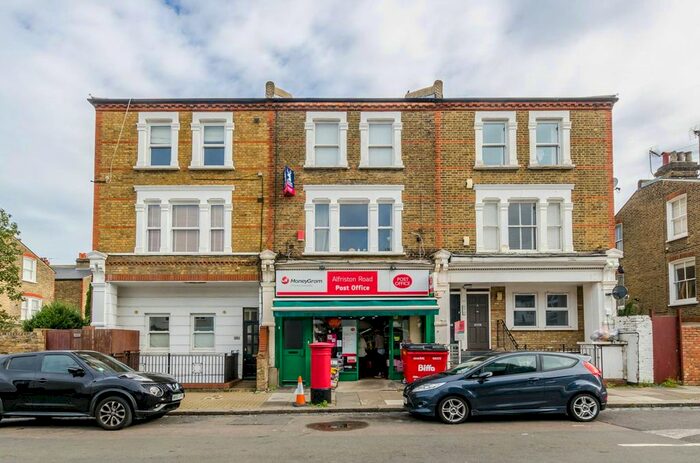2 Bedroom Flat To Rent In Alfriston Road, Between The Commons, London, SW11