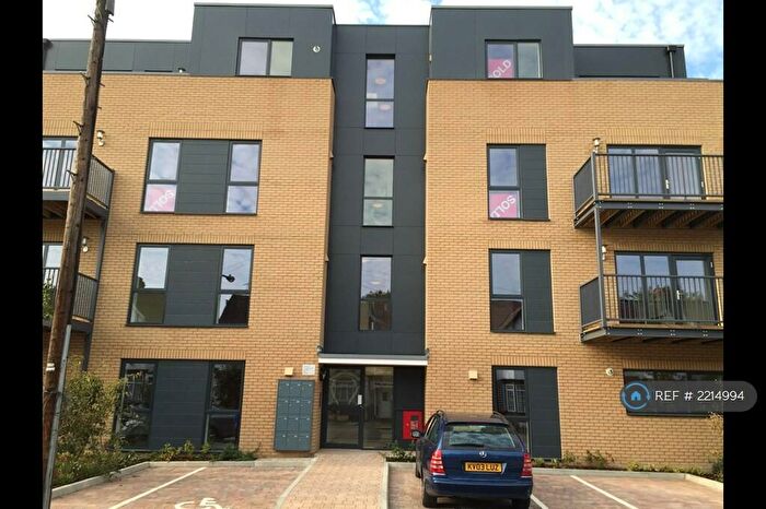 1 Bedroom Flat To Rent In Clarence Avenue, Ilford, IG2