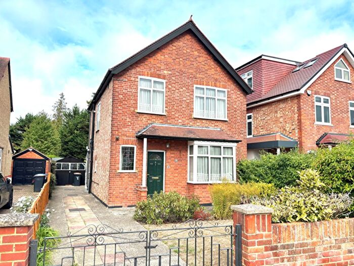 3 Bedroom Detached House For Sale In Pooley Avenue, Egham, Surrey, TW20