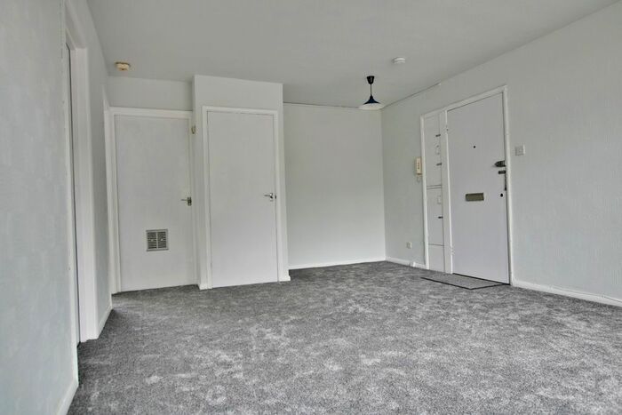 1 Bedroom Flat To Rent In West Park, London, Greater London, SE9