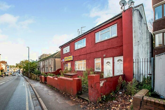 Flat To Rent In West Hill, Dartford, DA1