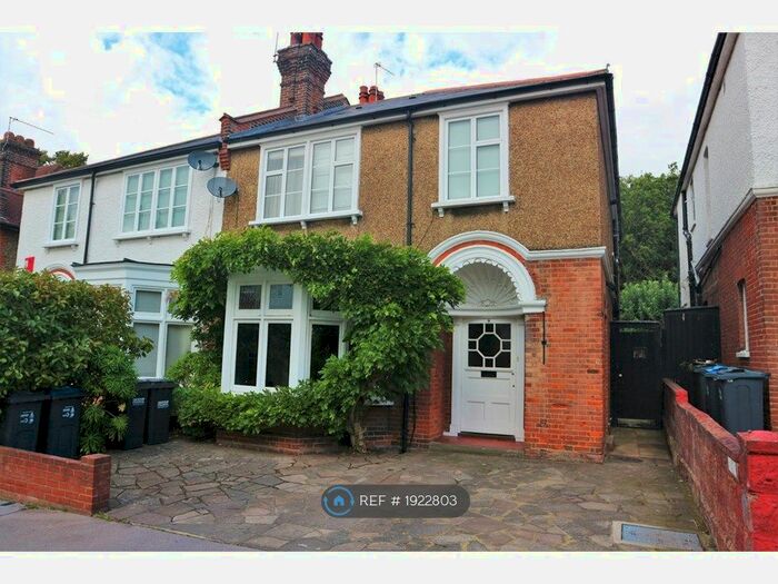 1 Bedroom Maisonette To Rent In Eden Road, London, CR0