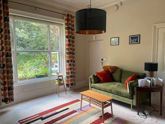 1 Bedroom Flat To Rent In Summerfield, Broomhill, A2