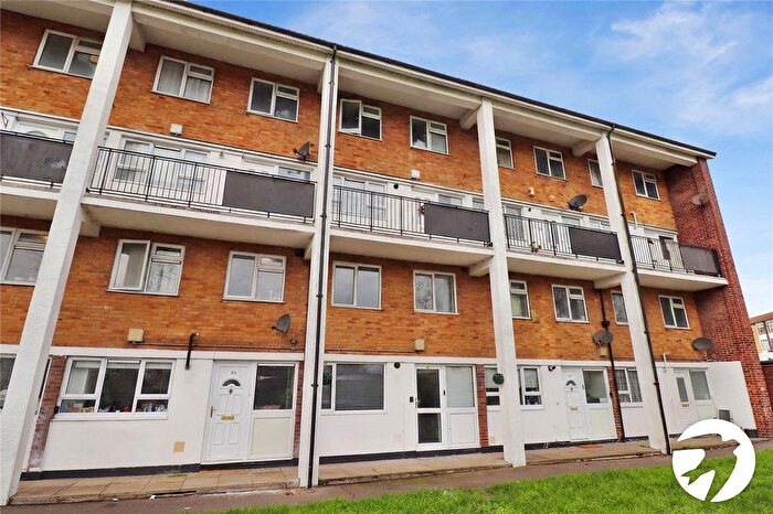 2 Bedroom Maisonette For Sale In Rutland Gate, Belvedere, DA17