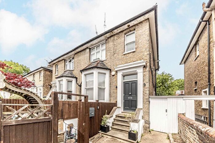 1 Bedroom Flat To Rent In Park Road, Twickenham, TW1