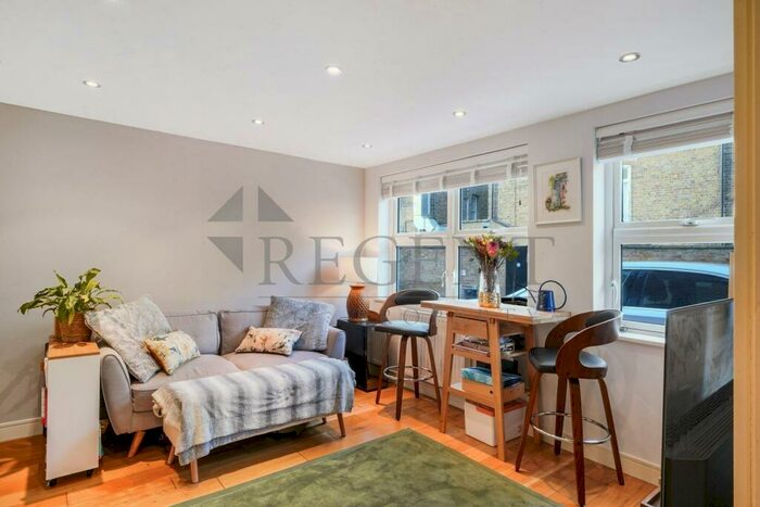 2 Bedroom Maisonette To Rent In Barnard Mews, Clapham, SW11
