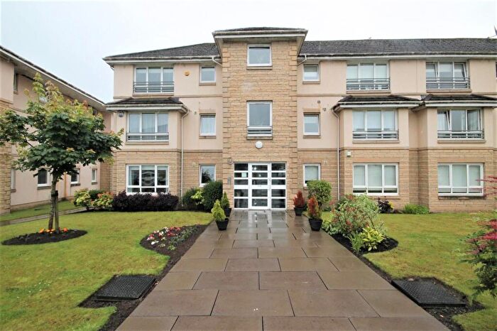 1 Bedroom Flat To Rent In Millhall Court, Airdire, Plains, ML6