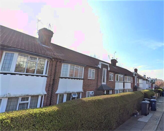 2 Bedroom Flat To Rent In York Way, London, N20