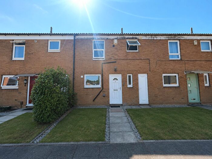 3 Bedroom Terraced House For Sale In Thurspit Place, Northampton, NN3