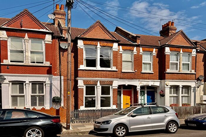 2 Bedroom Maisonette To Rent In Bickley Street, Tooting, SW17