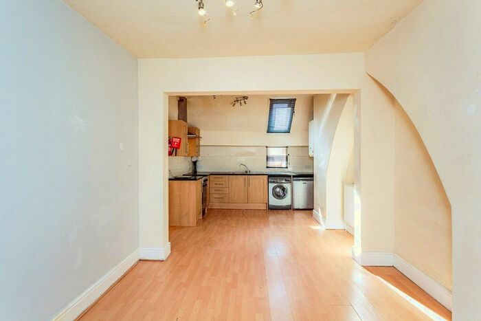 2 Bedroom Apartment To Rent In Red Bank Road, Blackpool, FY2