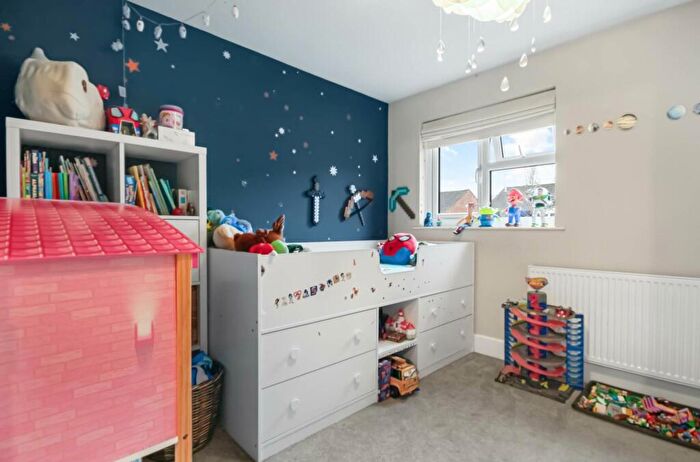 2 Bedroom Terraced House For Sale In Chisbury Close, Bracknell, RG12