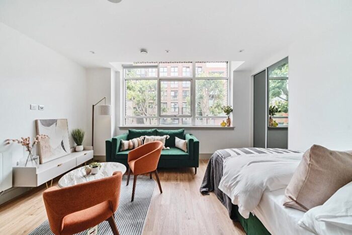 Studio To Rent In Zenith House, London, N15