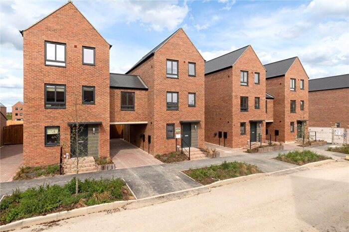 3 Bedroom Link Detached House For Sale In Darwin Green, Cambridge, CB3