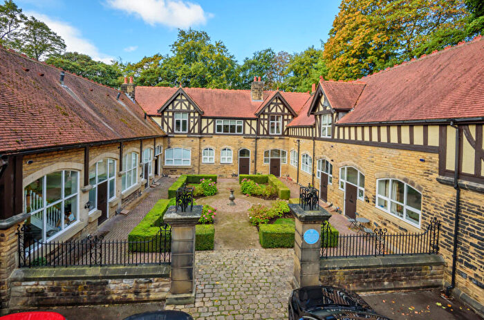 2 Bedroom End Of Terrace House For Sale In Bardon Hall Mews, Weetwood Lane, Weetwood, Leeds, LS16