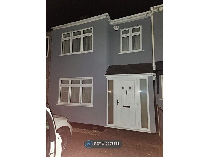 2 Bedroom Terraced House To Rent In Gelsthorpe Road, Romford, RM5
