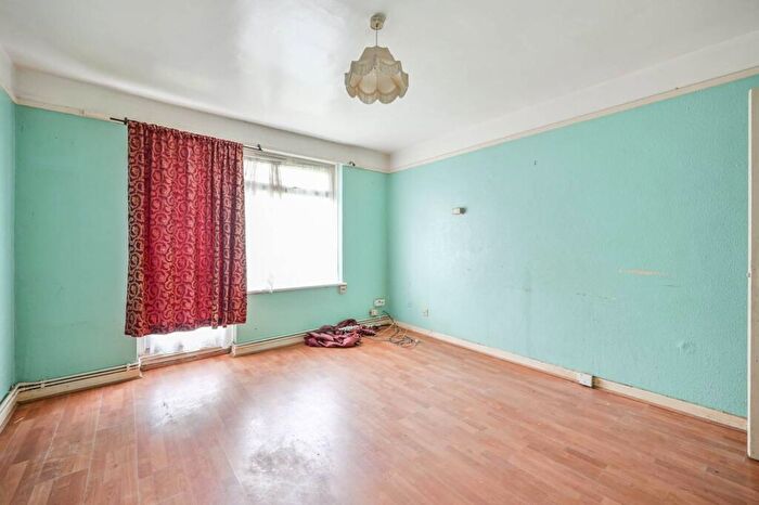 1 Bedroom Flat For Sale In Green Lanes, Newington Green, , Newington Green, London, N16