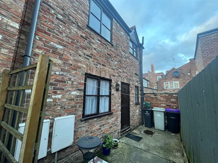 1 Bedroom End Of Terrace House To Rent In Mawers Yard, Kidgate, Louth, LN11
