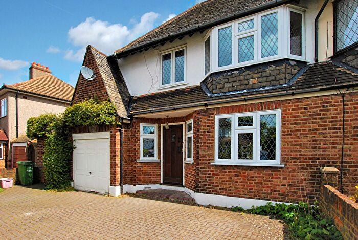 3 Bedroom Semi Detached House To Rent In Pickford Close, Bexleyheath, DA7