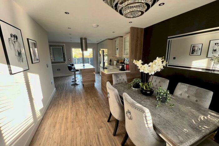 4 Bedroom Detached House For Sale In Vernon Road, Dore, S17