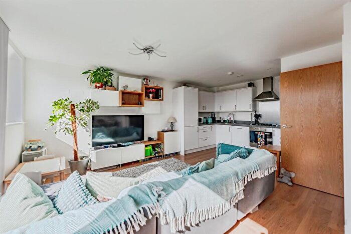 2 Bedroom Apartment For Sale In Nailsworth Crescent, Merstham, Redhill, RH1