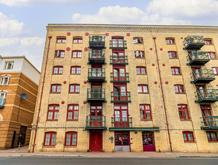 2 Bedroom Apartment For Sale In Globe Wharf, London, SE16