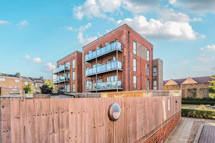 2 Bedroom Flat For Sale In Nihill Place, Croydon, CR0