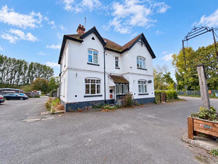 House To Rent In High Street, Littleton Panell, SN10