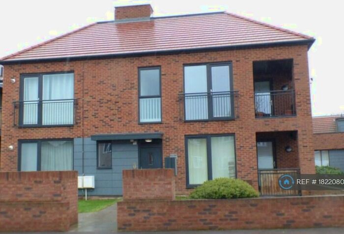 2 Bedroom Flat To Rent In Woodfield Park Road, Emsworth, PO10