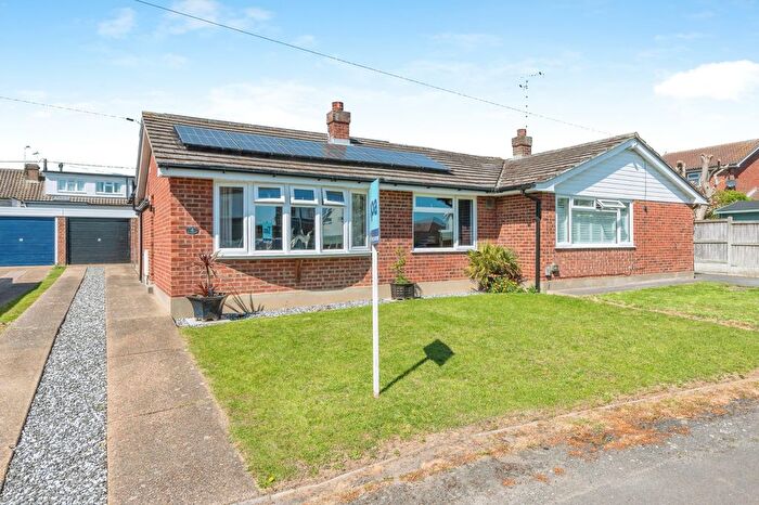 3 Bedroom Bungalow For Sale In Merlin Way, Wickford, SS11