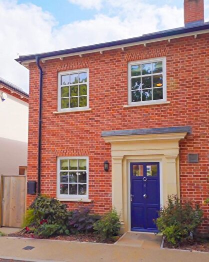 3 Bedroom Semi-Detached House For Sale In Birch Lane, Fordingbridge, SP6