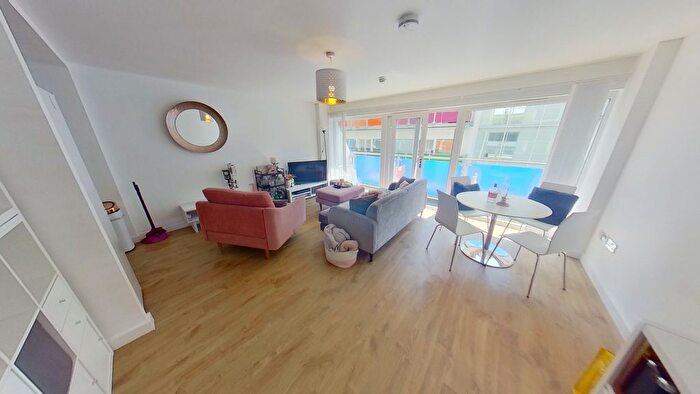 2 Bedroom Flat To Rent In Concord Street, Leeds City Centre, Leeds, West Yorkshire, LS2