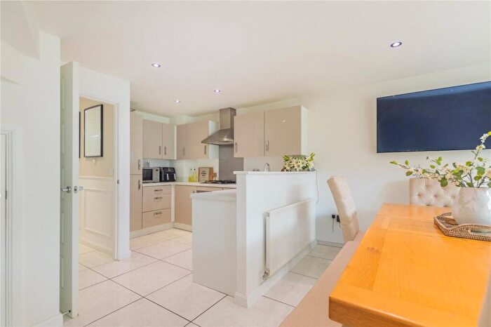 4 Bedroom Terraced House For Sale In Jute Close, Littleborough, Greater Manchester, OL15