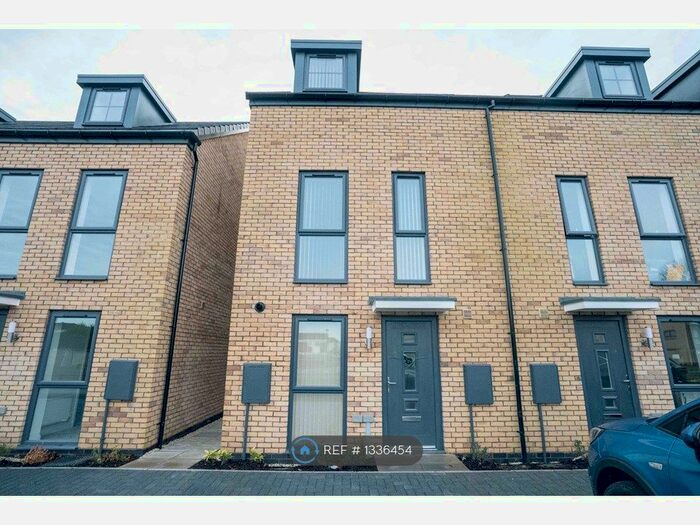 3 Bedroom End Of Terrace House To Rent In Rowton Lane, Birmingham, B5