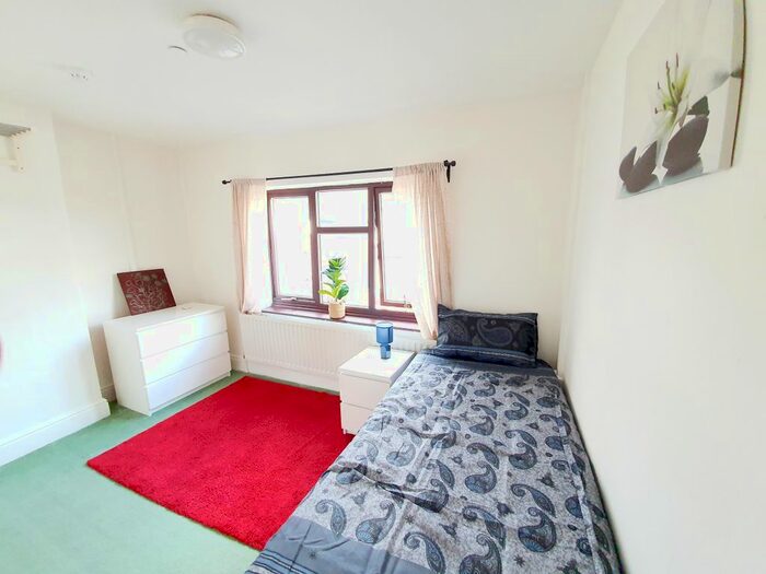 Studio To Rent In Pinfold Street Extension, Darlaston, WS10