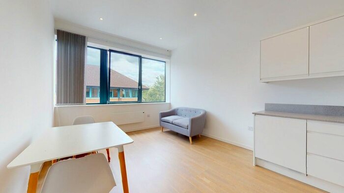 1 Bedroom Flat To Rent In Riverbank Way, Brentford, TW8