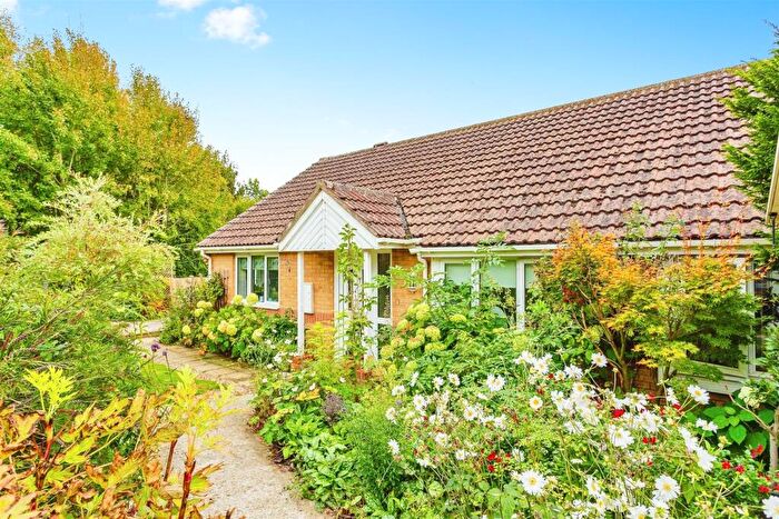 3 Bedroom Detached Bungalow For Sale In Lake Lane, Bridport, DT6