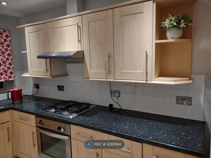 2 Bedroom Flat To Rent In Norseman Way, Greenford, UB6