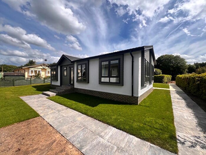 2 Bedroom Park Home For Sale In Cudworth Park, Burnt Oak Lane, RH5