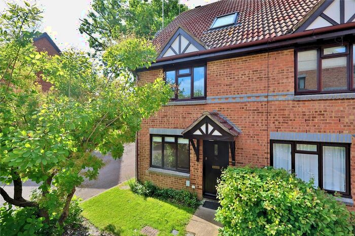 1 Bedroom Maisonette To Rent In Dorchester Court, Oriental Road, Woking, Surrey, GU22