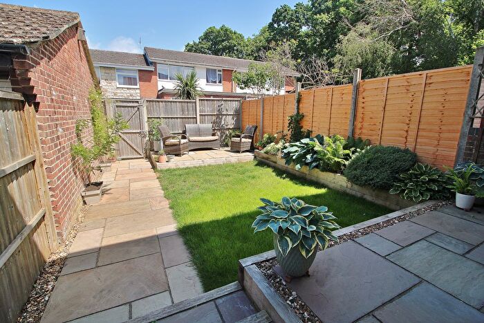 2 Bedroom End Of Terrace House For Sale In Gilbert Way, Waterlooville, PO7