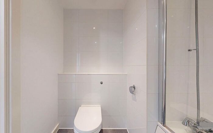 1 Bedroom Flat To Rent In Trundleys Road, London, SE8