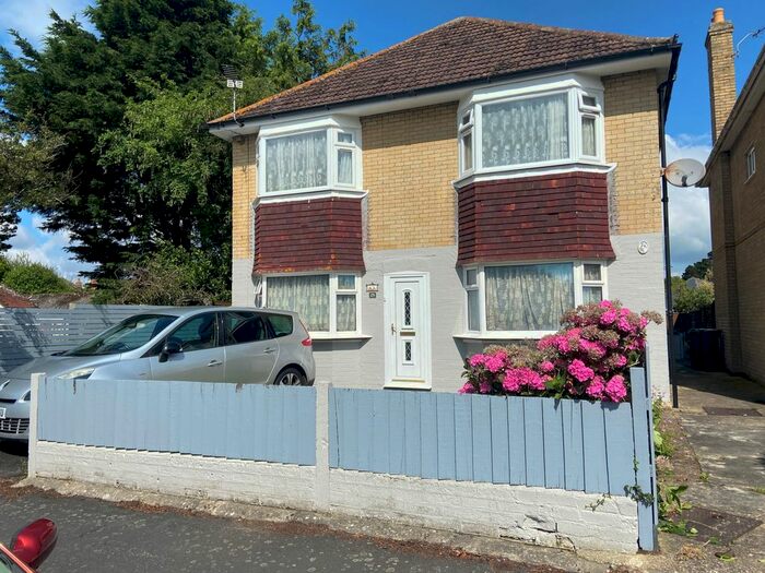 2 Bedroom Flat To Rent In Stroud Lane, Christchurch, BH23