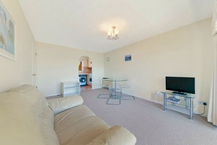 1 Bedroom Apartment To Rent In Plymouth Wharf, Docklands, London, E14