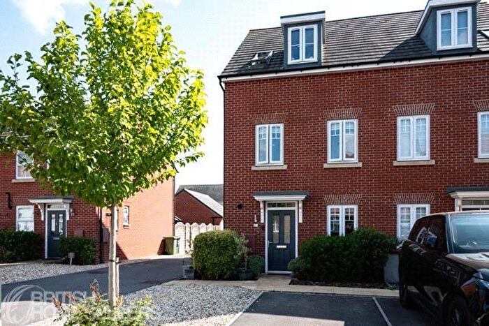 4 Bedroom Semi Detached House For Sale In Brambling Way, Hardwicke, Gloucester, Gloucestershire, GL2