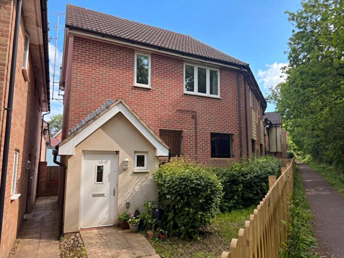 2 Bedroom Maisonette For Sale In Bluebell Gardens, Hythe, SO45